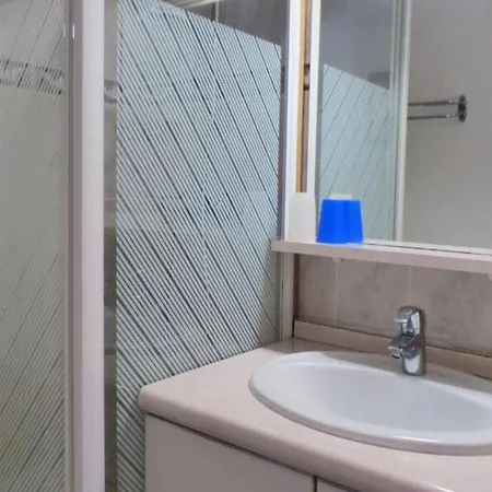 For 4 People Apartament Six-Fours-les-Plages